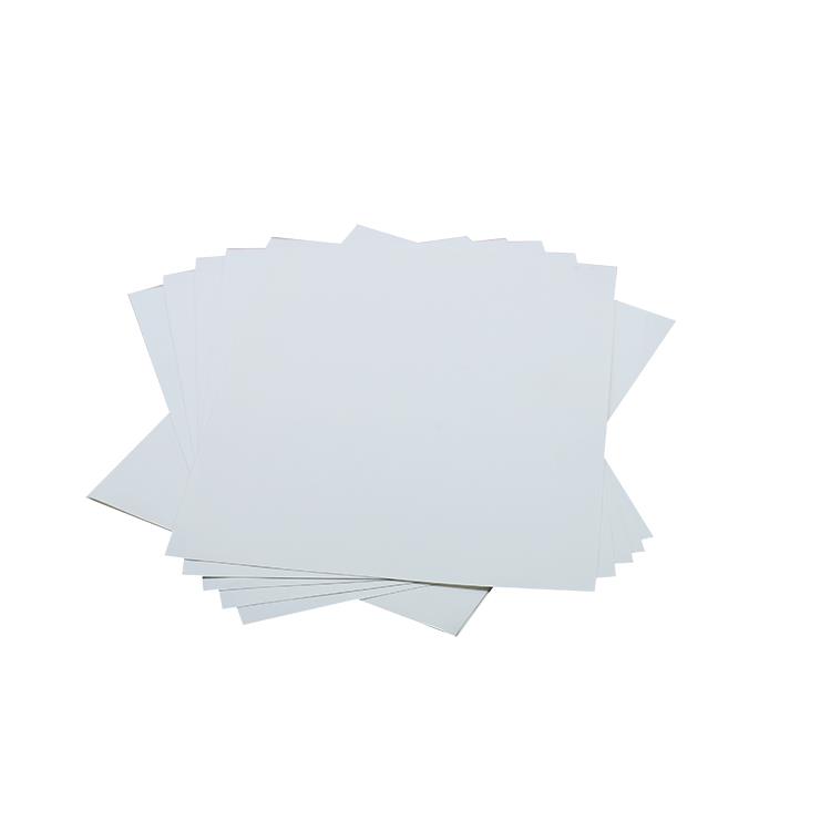 白牛皮紙和黃牛皮紙價(jià)格、顏色、用途對(duì)比